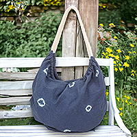 Cotton hobo shoulder bag, 'Indigo Sensations' - Abstract Patterned Indigo Cotton Hobo Shoulder Bag