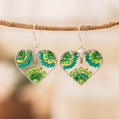 Ohrhänger aus Kristall- und Glasperlen - Herzförmige Ohrhänger aus grünen Kristallen und Glasperlen