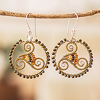 Ohrhänger mit Glasperlen, „Coffee Convergence“ – braune runde spiralförmige Glasperlen-Ohrhänger