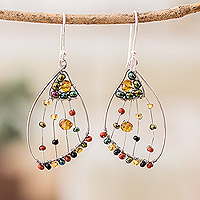 Perlenohrringe, „Earthy Wings of Freedom“ – handgefertigte Schmetterlingsflügel-Ohrringe mit Kristallglasperlen