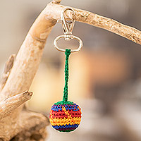 Gehäkelter Schlüsselanhänger und Taschenanhänger aus Baumwolle, „Colorful Play“ – Bunter gehäkelter Hacky Sack-Schlüsselanhänger und Taschenanhänger aus Baumwolle