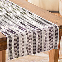 Corredor de mesa de algodón, 'Checkered Elegance' - Camino de mesa de algodón a cuadros tejido a mano en blanco gris negro