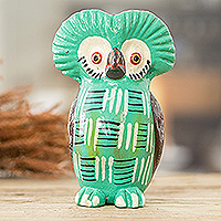 Figura de cerámica, 'Lovely Tecolote' - Figura de búho guatemalteco de cerámica verde pintada a mano