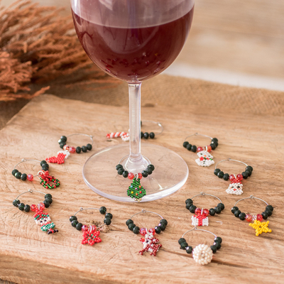 Etiquetas de bebidas con cuentas de vidrio (juego de 12) - Juego de 12 etiquetas para bebidas con cuentas de vidrio hechas a mano con temática navideña
