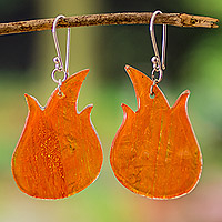 Pendientes colgantes de CD reciclados, 'The Bonfire' - Pendientes colgantes de CD reciclados de color naranja en forma de llama ecológicos