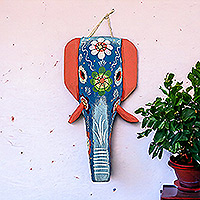 Holzmaske, „Florale Magifence“ – handbemalte florale orange-blaue Elefantenmaske aus Kiefernholz
