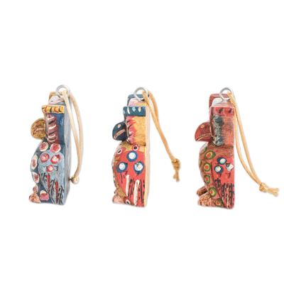 Holzornamente, (3er-Set) - Handgefertigte Eulen-Ornamente aus Kiefernholz aus Guatemala (3er-Set)