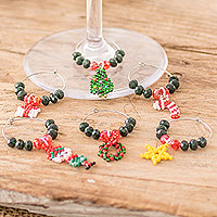 Etiquetas de bebidas con cuentas, (juego de 6) - Juego de 6 etiquetas para bebidas con cuentas de vidrio hechas a mano con temática navideña