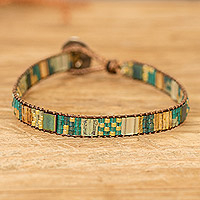 Armband aus Glasperlen, „Serene Lagoon“ – Böhmisches Armband aus türkisfarbenen und grünen Glasperlen
