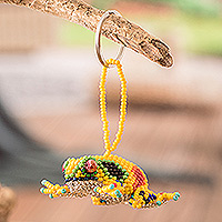 Schlüsselanhänger aus Glasperlen, „Leaping Yellow“ – handgefertigter Schlüsselanhänger mit Froschmotiv aus Glasperlen in Gelbtönen