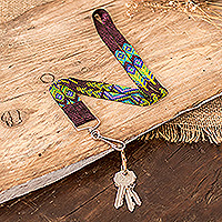 Perlen-Schlüsselanhänger-Halter für Halsband, „Handlich und bezaubernd“ – handgefertigter, lilafarbener Hals-Schlüsselanhänger-Halter mit Perlen