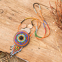 Mit Perlen besetzte Mini-Umhängetasche, „Vibrant Barrilete“ – handgefertigte, von guatemaltekischen Drachen inspirierte Mini-Umhängetasche mit Perlen besetzt