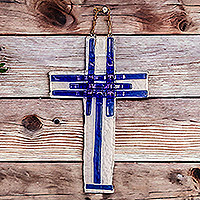Cruz de pared de vidrio, 'Oración intuitiva' - Cruz de pared de vidrio flotado azul hecha a mano de Costa Rica