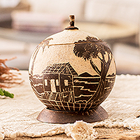 Dekorativer Akzent aus getrocknetem Kürbis, „Karibische Landschaft“ – handgefertigter runder dekorativer Akzent aus getrocknetem Kürbis in der Karibik