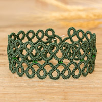 Armband aus Glasperlen, „Gleams of Harmony“ – handgewebtes grünes Armband mit Glasperlen