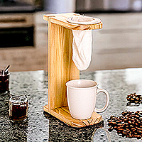 Soporte de café por goteo de una sola porción de madera, 'Delightful Scents' - Soporte de café por goteo de una sola porción de madera de pino hecho a mano