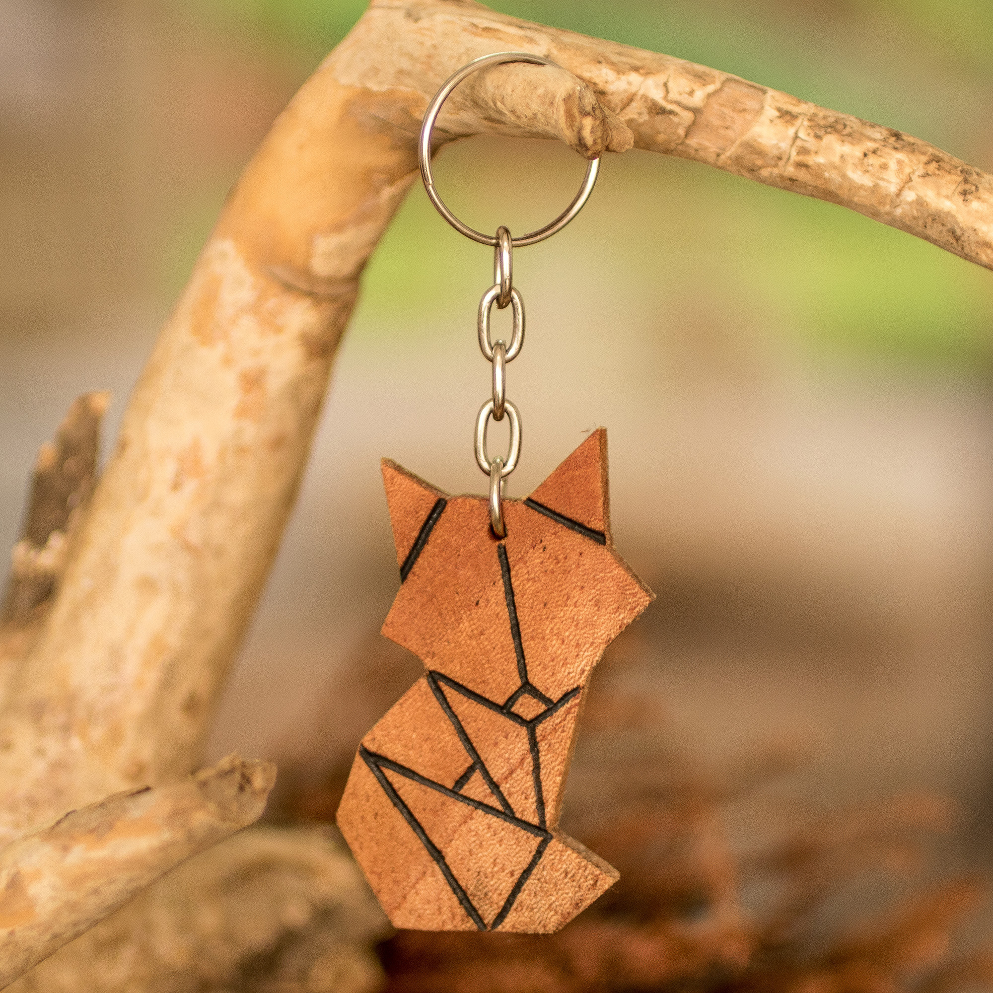 Handcrafted Minimalist Modern Cedarwood Cat Keychain - Minimalist