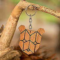 Holz-Schlüsselanhänger, „Minimalistischer Bär“ – handgefertigter, minimalistischer, moderner Bären-Schlüsselanhänger aus Zedernholz