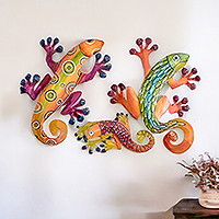 Steel wall art, 'Lizard Party' (set of 3) - Set of 3 Hand-Painted Lizard-Shaped colourful Steel Wall Art