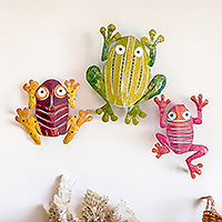 Steel wall art, 'Tropical Leaps' (set of 3) - Set of 3 Hand-Painted colourful Frog-Shaped Steel Wall Art