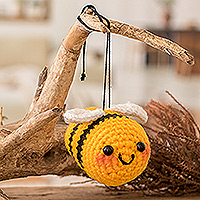 Charm de coche de ganchillo, 'Happy Bee' - Charm de coche de abeja sonriente tejido a ganchillo en estilo Amigurumi