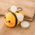 Gehäkelter Autoanhänger - Lächelnder Bienen-Autoanhänger im Amigurumi-Stil gehäkelt