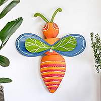 Arte de pared de acero, 'Summer Bee' - Arte de pared de acero pintado a mano en tonos cálidos con forma de abeja
