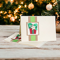 Tarjetas de felicitación, 'Amor y Paz' (par) - Par de tarjetas de felicitación navideñas hechas a mano con temática de regalo