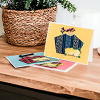 Grußkarten, „Glück für alle“ (3er-Set) – Set aus drei Grußkarten mit handgewebten Baumwollakzenten