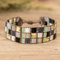 Armband aus Glasperlen, „Regal Reflections“ – verstellbares Armband aus schwarzgrauen Mosaik-Glasperlen