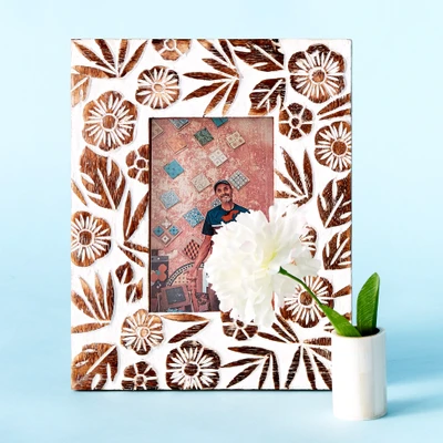 Mango wood photo frame, 'Natural Memories' - Hand Carved White Floral Wooden Frame from India