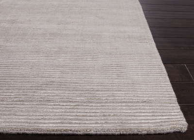 Wool and rayon blend chenille area rug, 'Ribbed Cloud' - Handloomed Solid Grey Wool Rayon Chenille Area Rug India