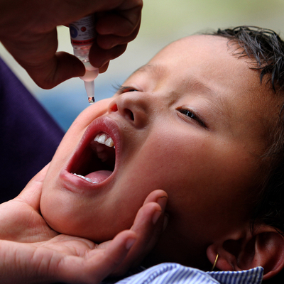 Polio vaccines for 100 children - Polio vaccines to protect 100 children