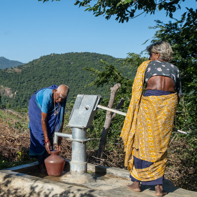 Hand pump - Water pump for a school or community