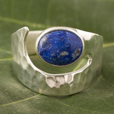 Lapis lazuli cocktail ring, 'Balance' - Lapis Lazuli And Hammered 925 Silver Ring Peru