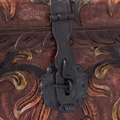 Caja decorativa de cuero - Cofre Artesanal de Cuero Labrado con Hierro Forjado