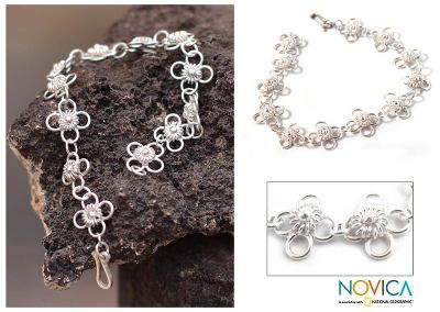 Sterling silver link bracelet, 'Daisy Chain' - Handcrafted Floral Sterling Silver Link Bracelet