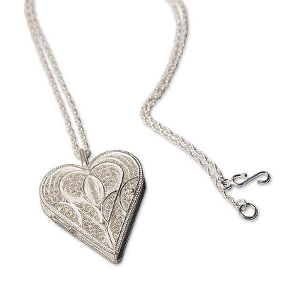 Collar medallón de plata - Collar con medallón de corazón de filigrana de comercio justo
