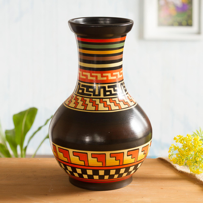 Gealterte Cuzco-Vase - peruanische Cuzco-Keramikvase