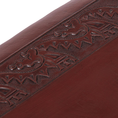 Otomana de cuero y madera, 'Inca Guardian' - Otomana de madera de cuero fino hecha a mano