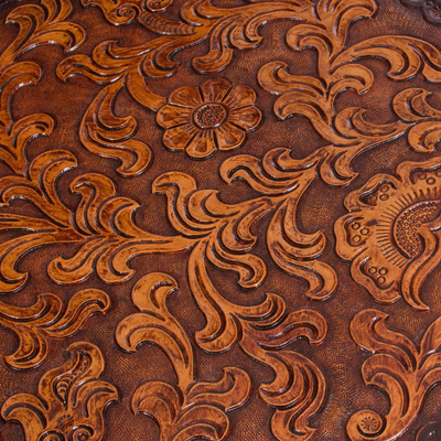 Silla de madera y cuero - Silla de cuero de madera colonial coleccionable de Perú