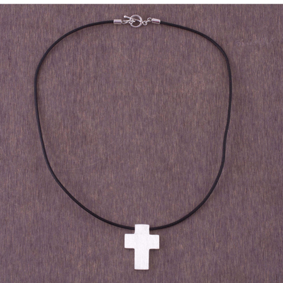 Herrenhalskette aus Leder - Feine Silberkordel-Halskette mit peruanischem Kreuz für Herren