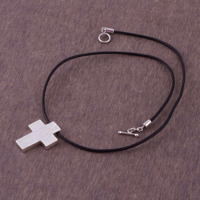 Herrenhalskette aus Leder - Feine Silberkordel-Halskette mit peruanischem Kreuz für Herren