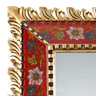 Wandspiegel aus rückseitig bemaltem Glas, 'Scharlachrote Flamme'. - Rechteckiger handgefertigter Spiegel aus rückseitig bemaltem Glas mit Blumenmuster