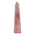 Granatobelisk – Einzigartige rote Obelisk-Skulptur aus Edelsteinen aus Peru