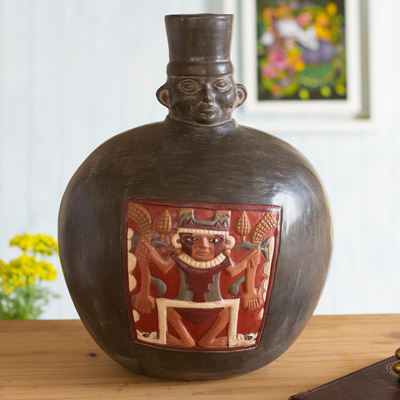 Ceramic vase, Chimu Priest