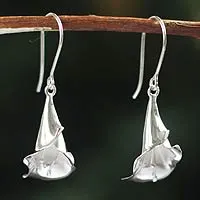 Silver flower earrings, 'Magnificent Calla' - Handcrafted Fine Silver Dangle Earrings