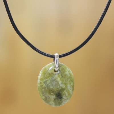Serpentine pendant necklace, 'Green Goddess' - Serpentine Pendant Necklace