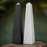 Onyx obelisks, 'Day and Night' (pair) - Geometric Onyx Obelisk Sculptures Pair of 2