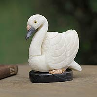 Onyx statuette, 'Spiritual Swan' - Hand Carved Onyx Sculpture from Peru